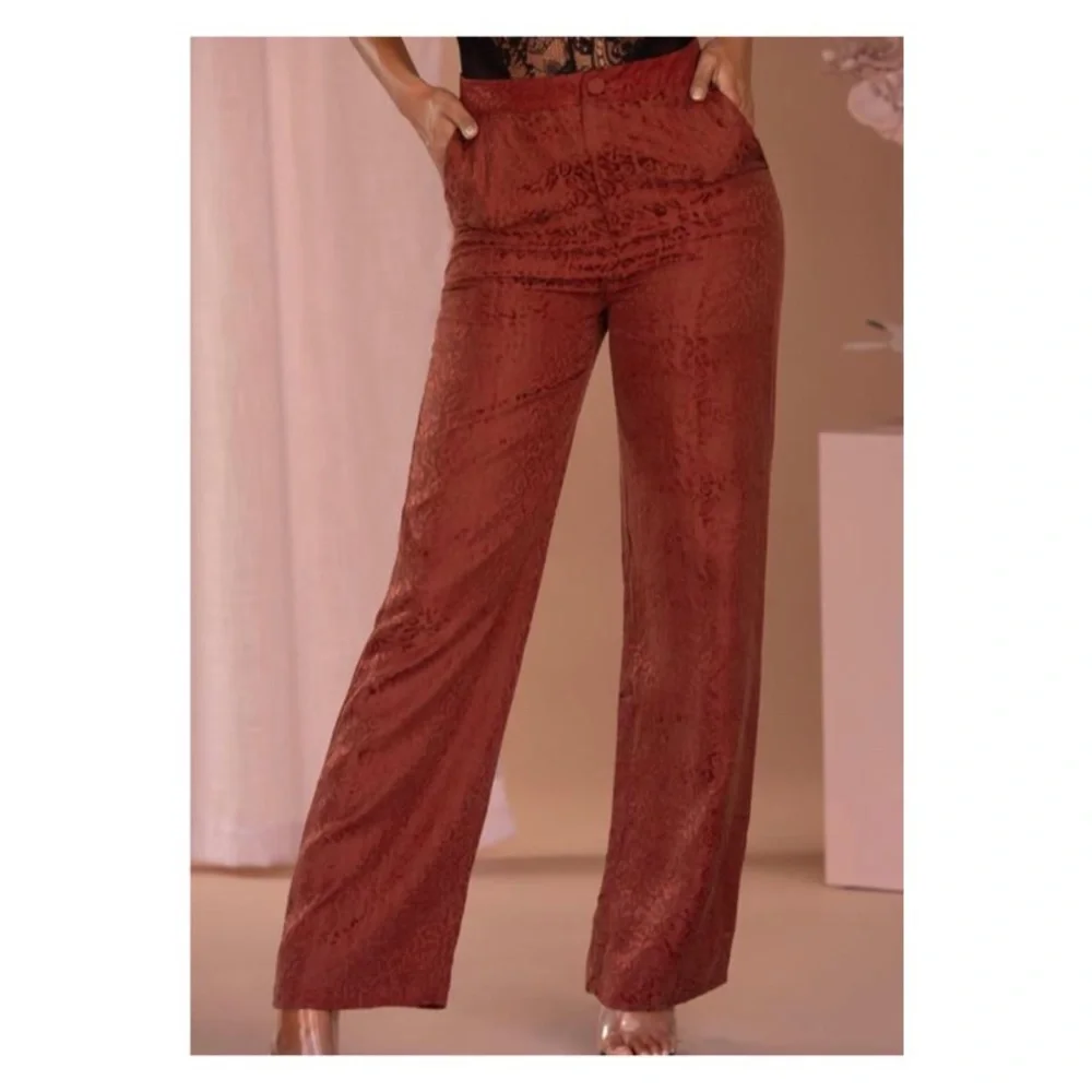 MISS LOLA Trousers/Pants  in rust color NEW WITH TAGS Size S